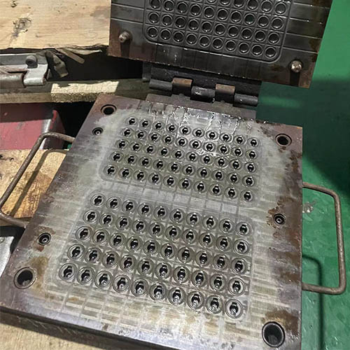 Moldagem por compress&atilde;o el&eacute;trica