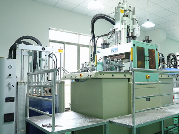 m&aacute;quina de moldagem de borracha de silicone l&iacute;quido